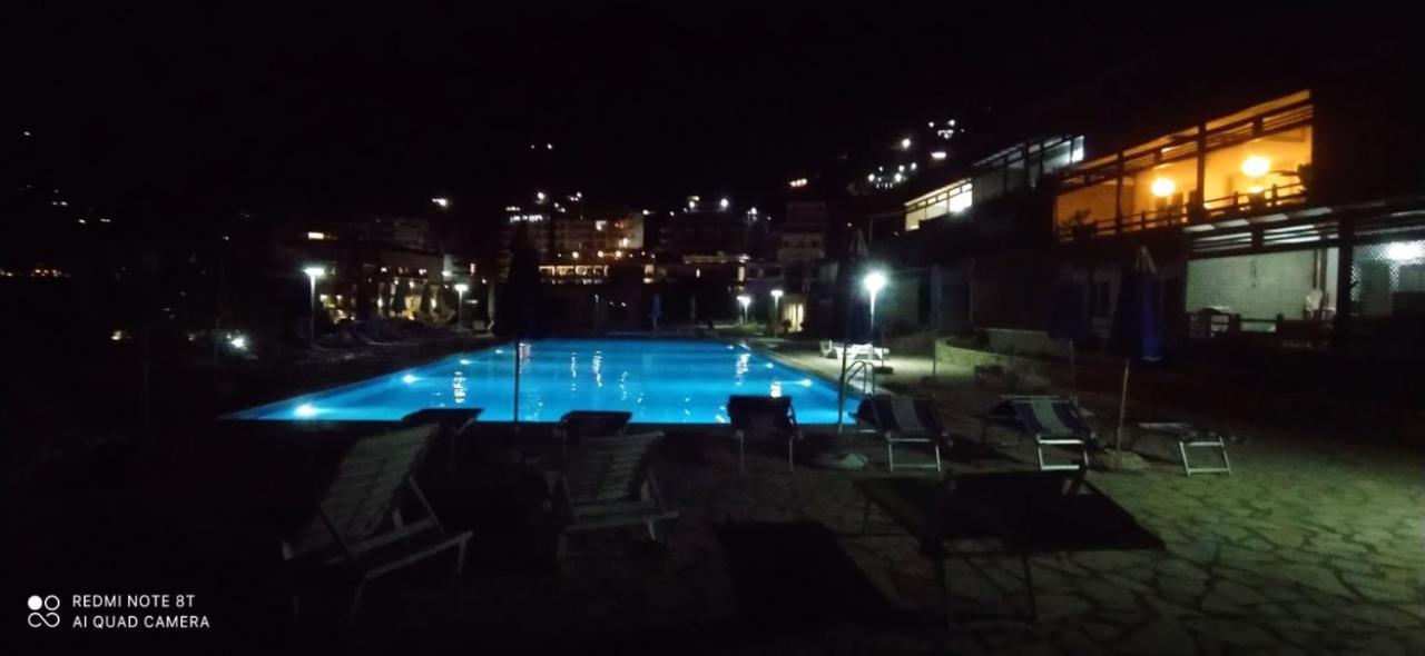 Matthews Beach House Vlore Exterior photo