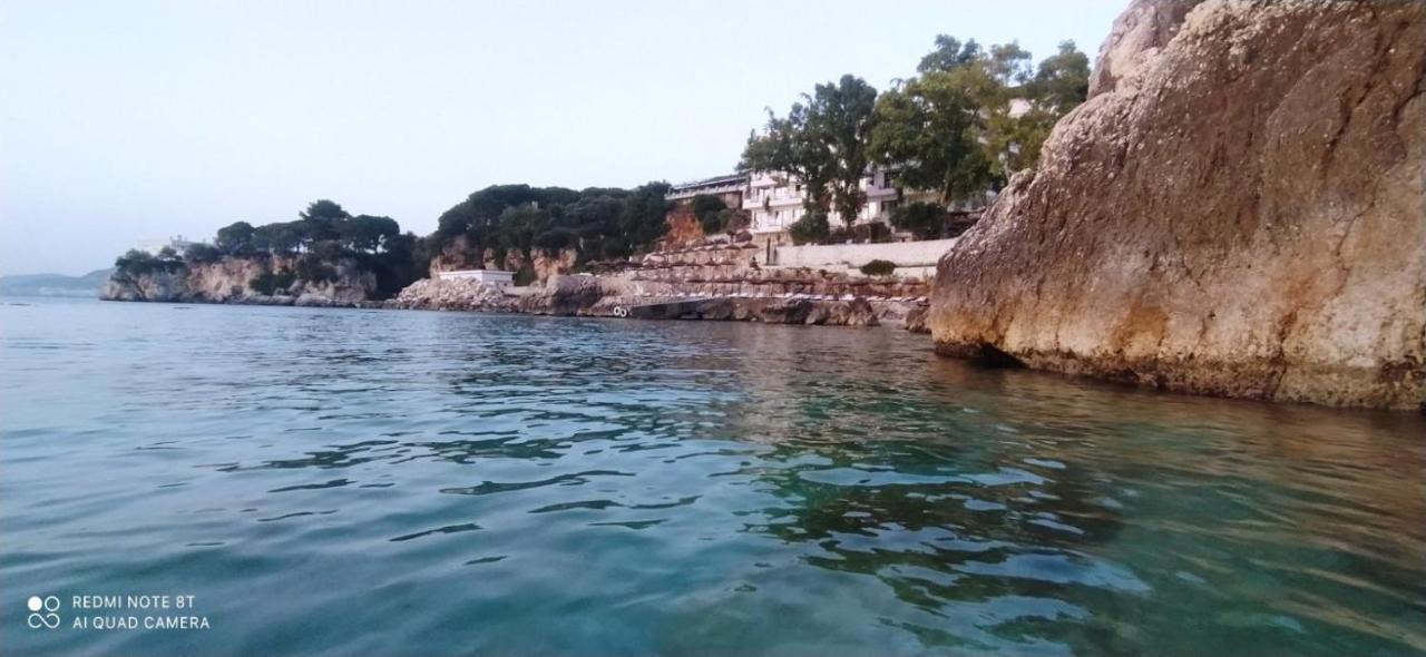 Matthews Beach House Vlore Exterior photo