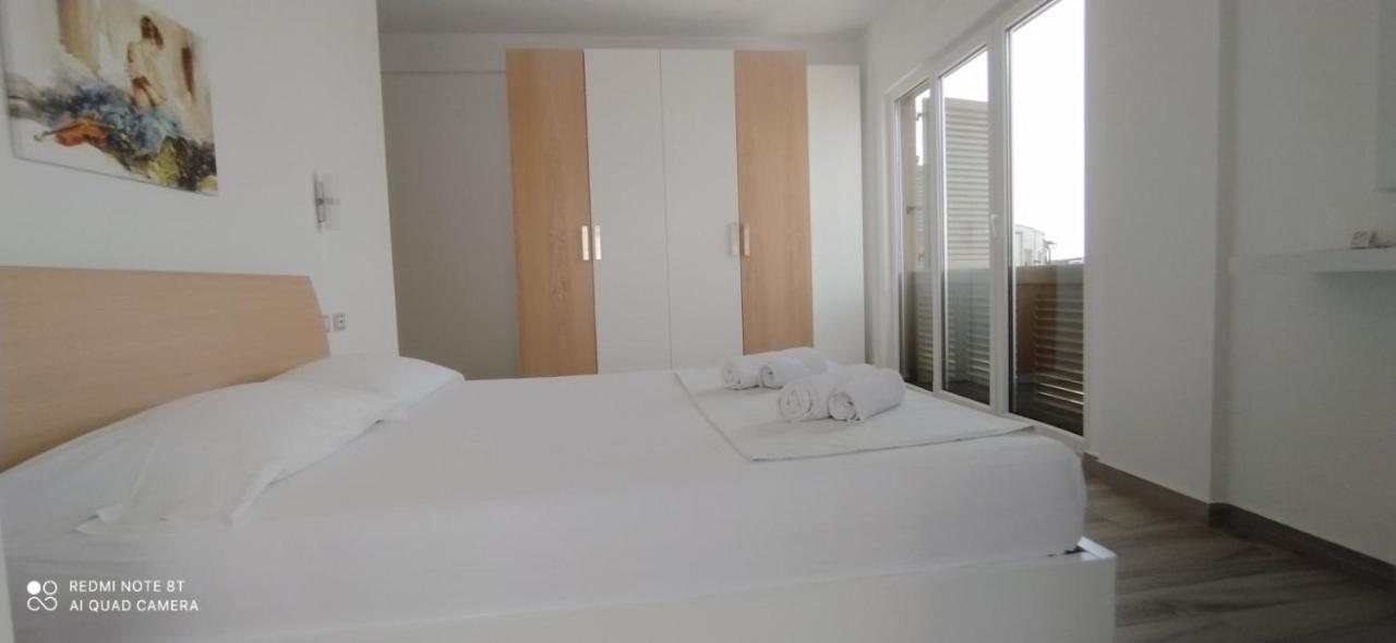 Matthews Beach House Vlore Exterior photo