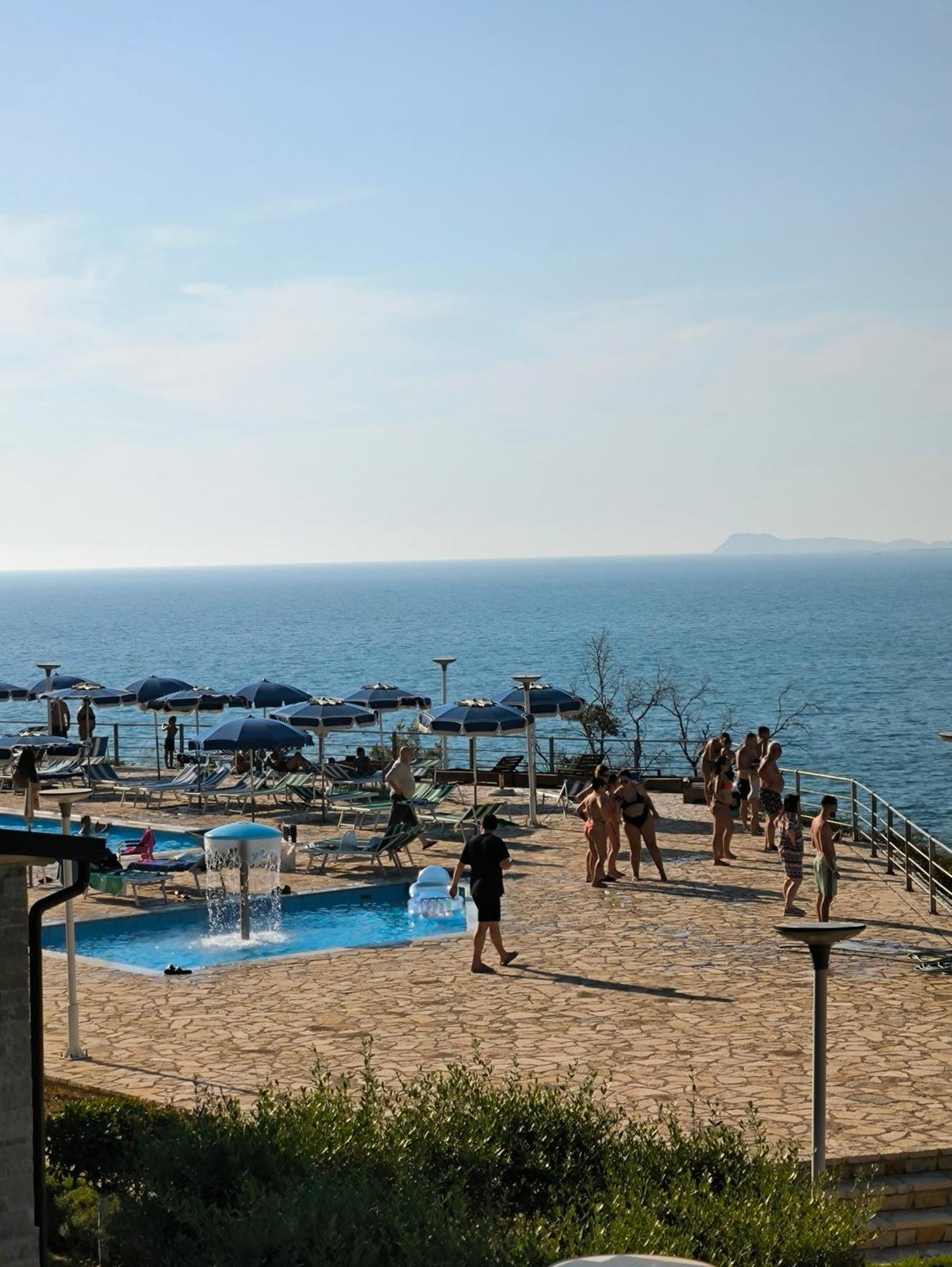Matthews Beach House Vlore Exterior photo
